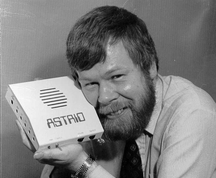 Steve G3TPW and ASTRID UoSAT receiver