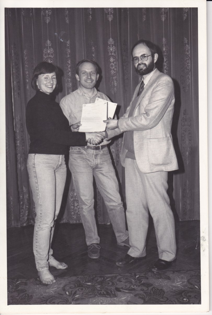 Richard Horton G3XWH hands over GB1MIR licences to Helen Sharman and back-up astronaut Timothy Mace in Star City