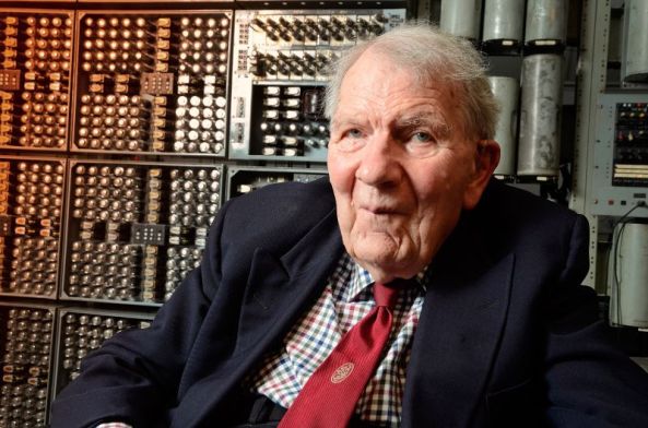 Ted Cooke-Yarborough in front of the Harwell Dekatron 61 years after he designed it . Photgraph by john Robertson used with the permission of the The National Museum of Computing http://www.tnmoc.org/