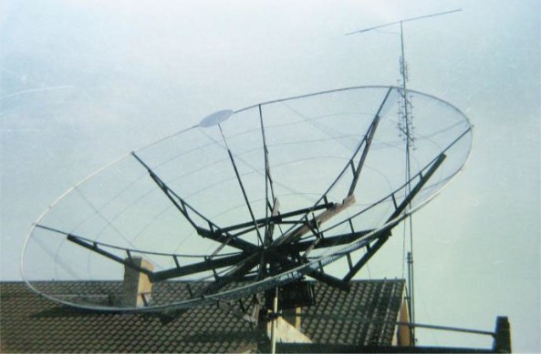 15 foot (4.5m) Moon bounce dish used by Peter Blair G3LTF in 1964