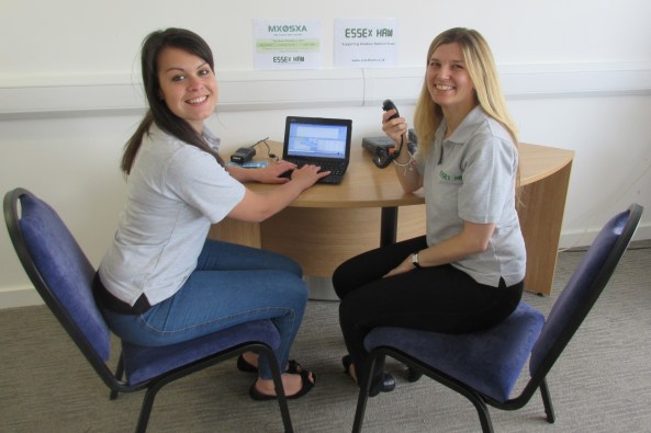 Sarah M6PSK and Kelly M6KFA demonstrate amateur radio at the Raspberry Jam May 30, 2015 - Credit M0PSX
